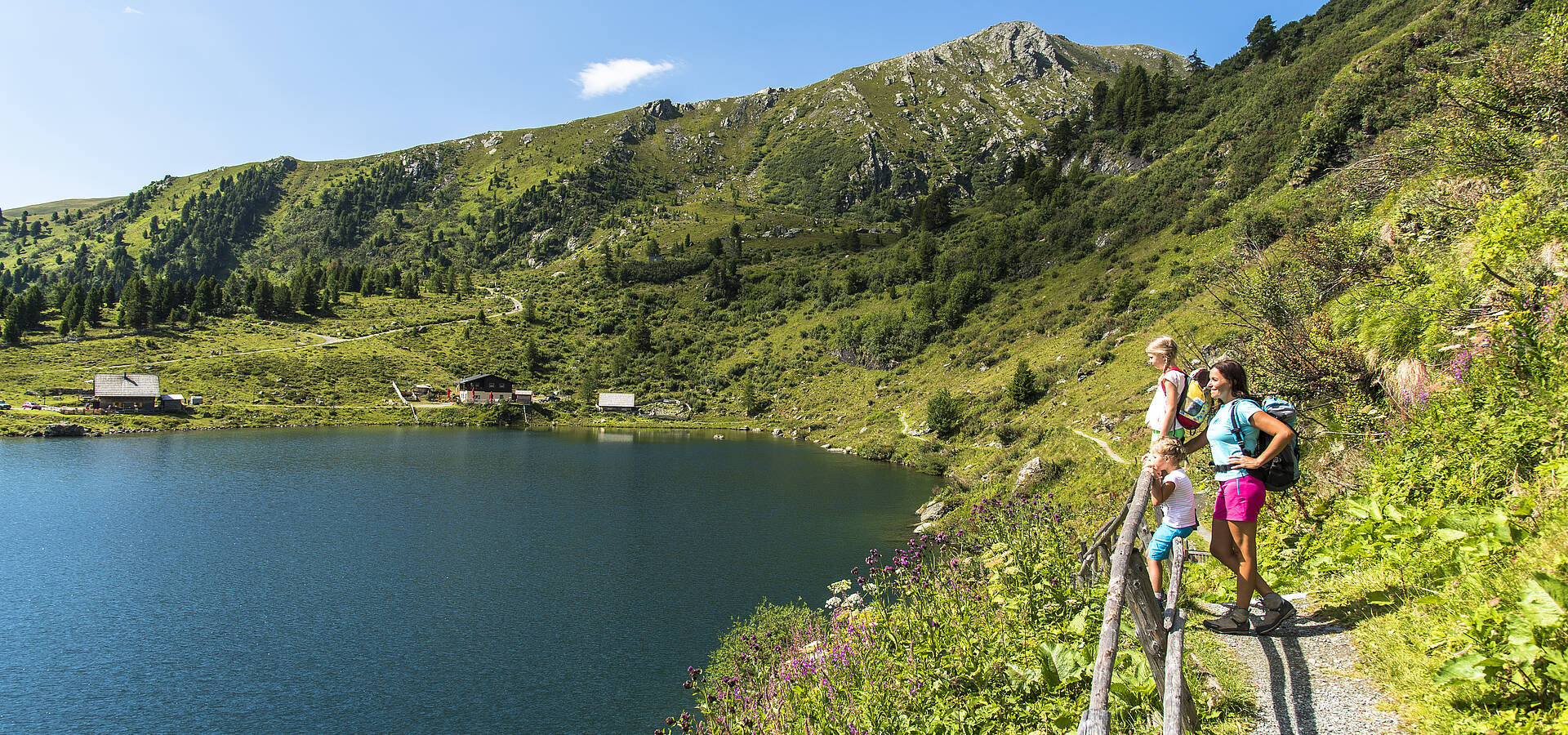 Wandern mit der Familie um den Falkertsee in den Nockbergen