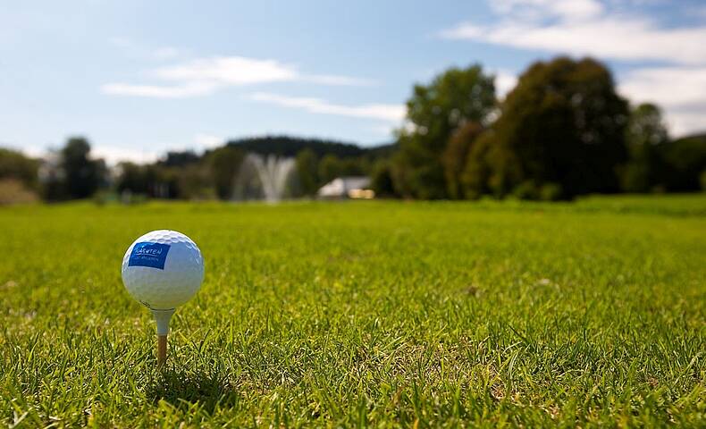 Abschlagen auf Kärnten´s schönsten Golfplätzen. 