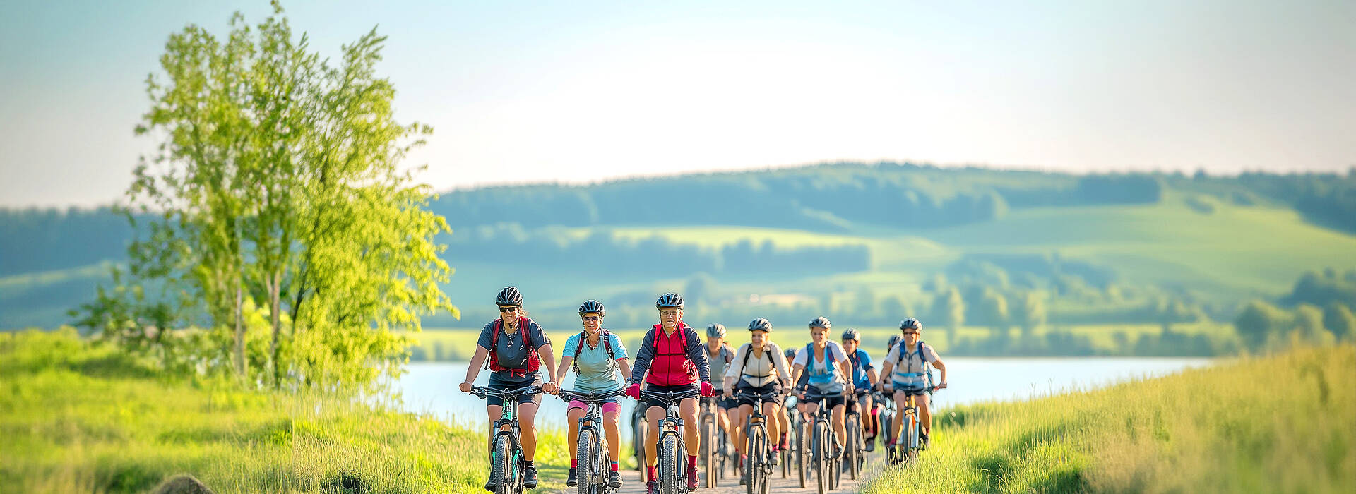 Photorealistische Landschaftsaufnahme Radfahrer Velovista