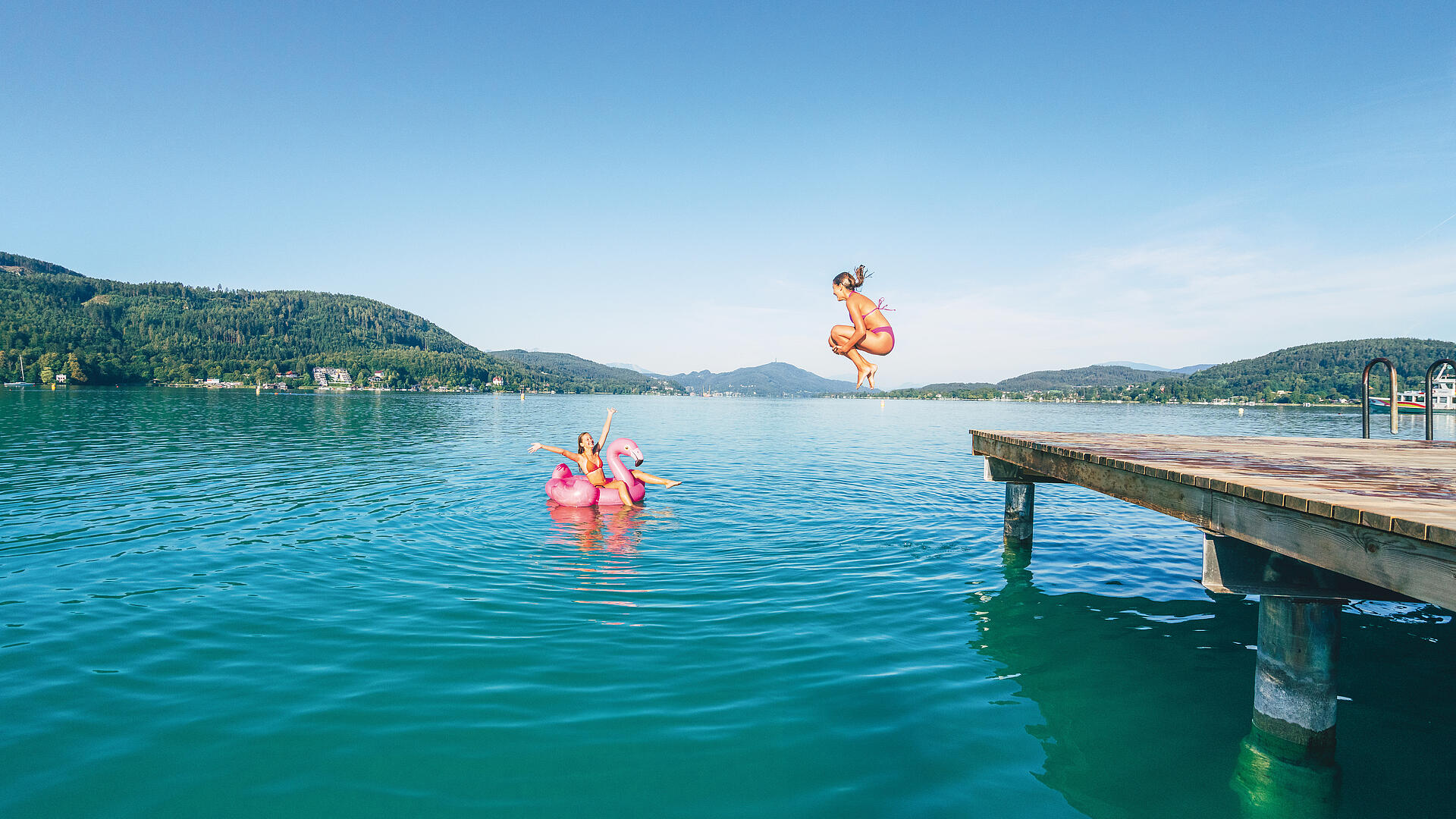 Kinder haben Badespass im Wörthersee