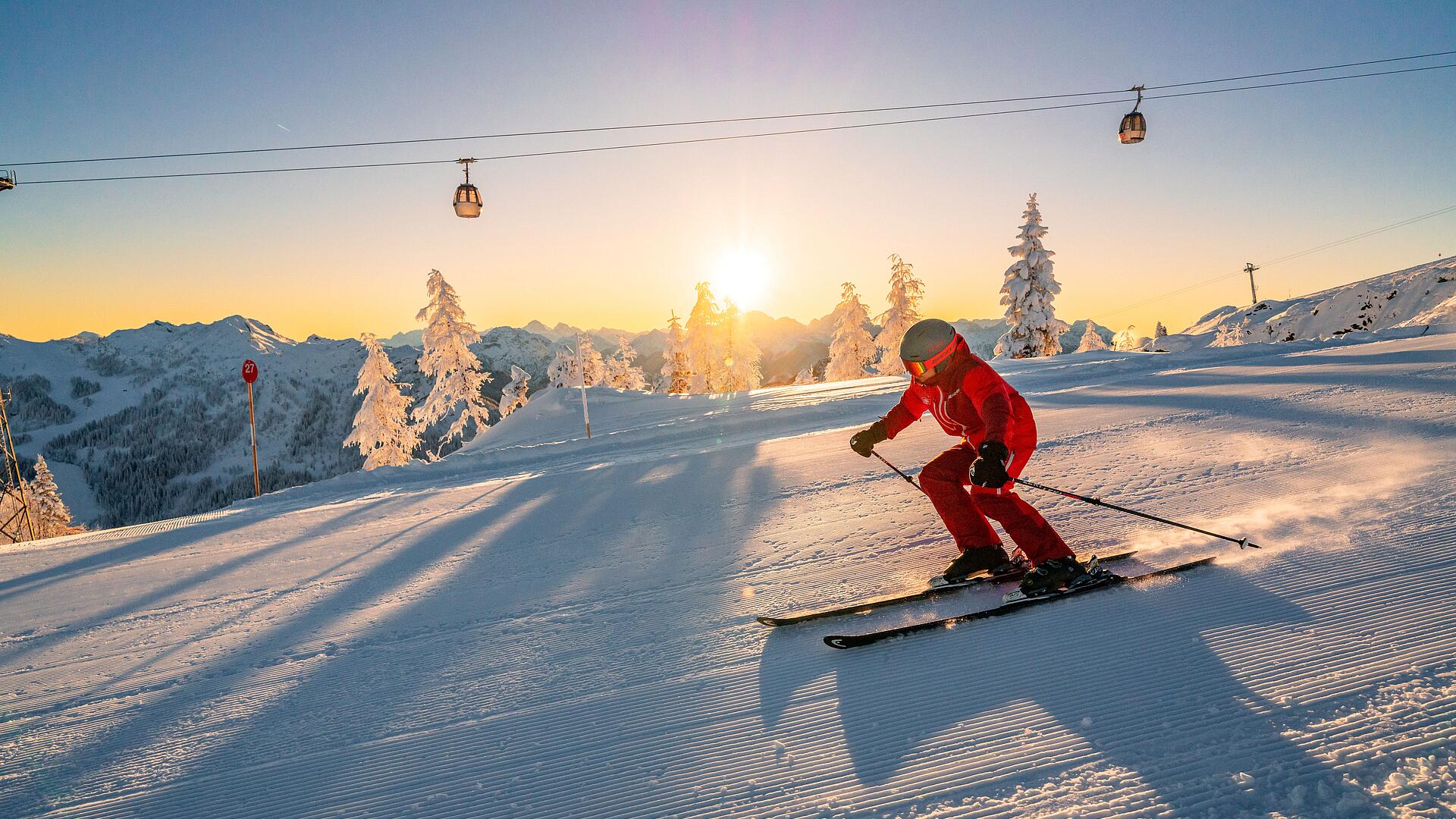 Skifahrer beim Carven am Nassfeld