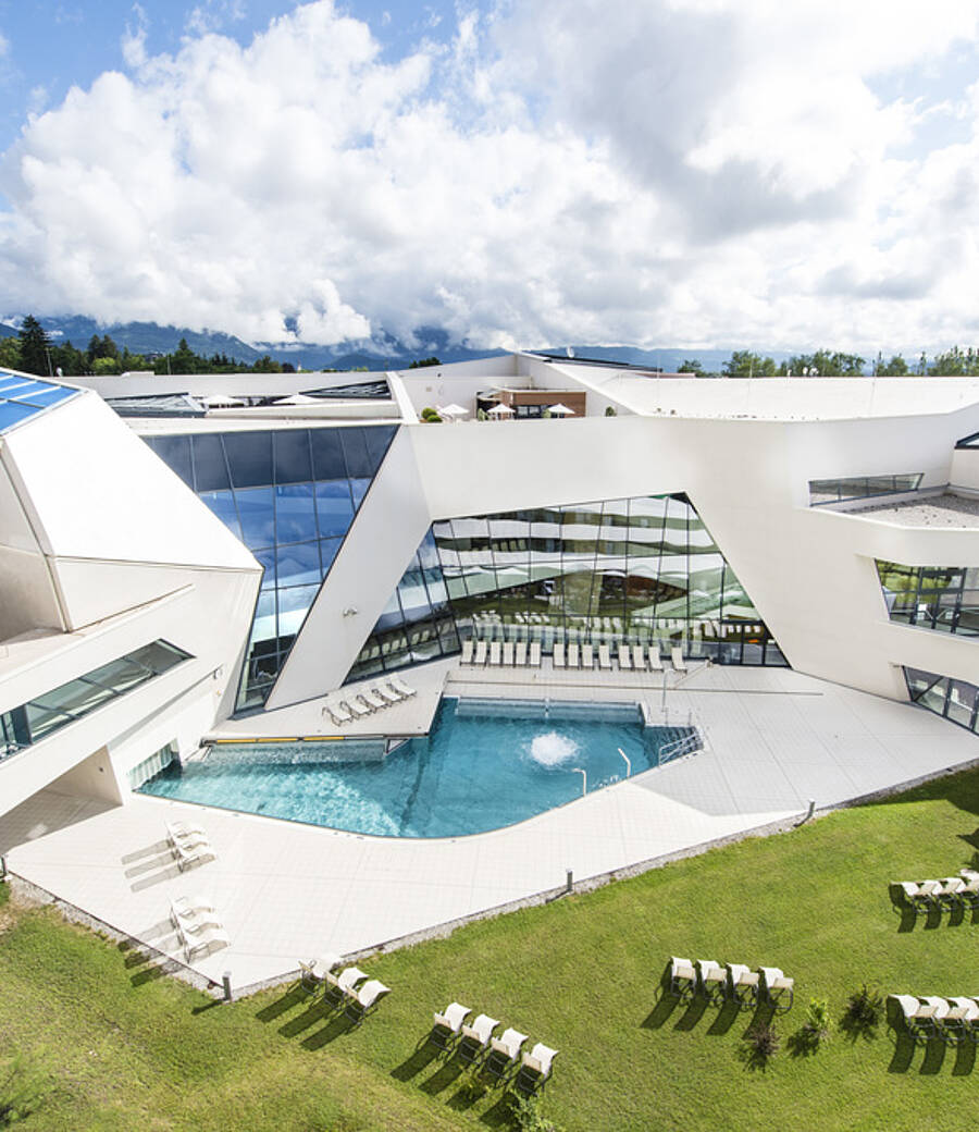 Panorama von der Kaernten Therme Warmbad-Villach